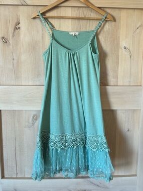 RYu sea foam green Crochet lace Trim mini Dress with spaghetti straps, Small EUC